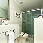 1 Quarto, Alcântara, *