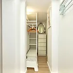 1 Quarto, Alcântara, *